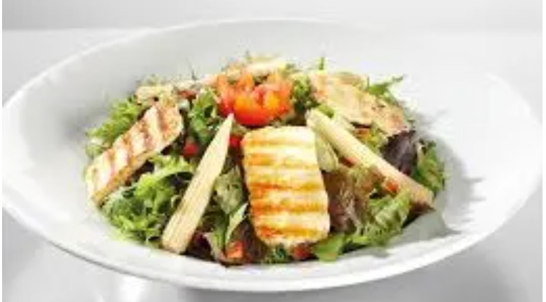 Hellim Peynirli Salata